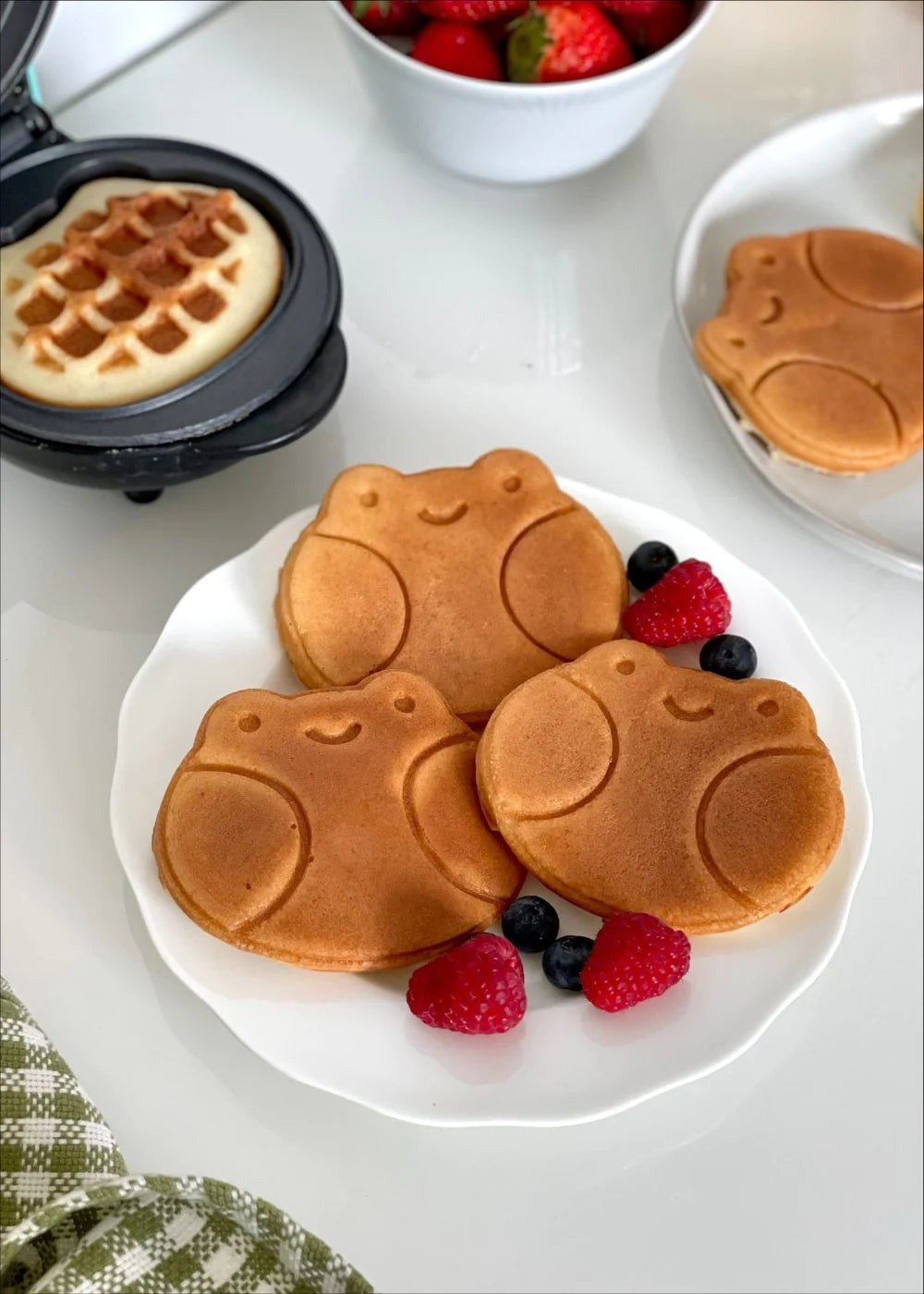 ShopZoki • Ebbo Frog Waffle Maker