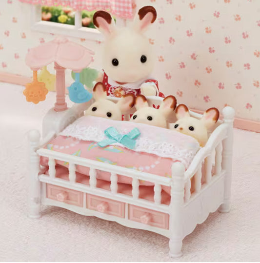 Calico Critters • Crib with Mobile