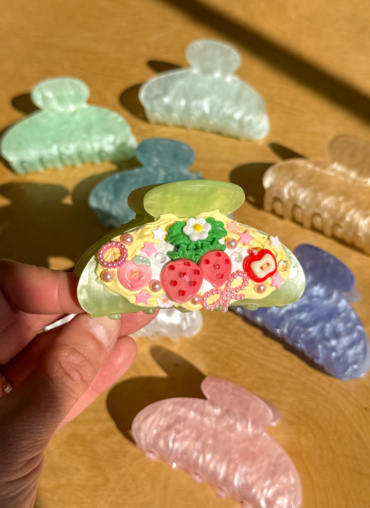 Gigil Studios • Acrylic Hair Claw