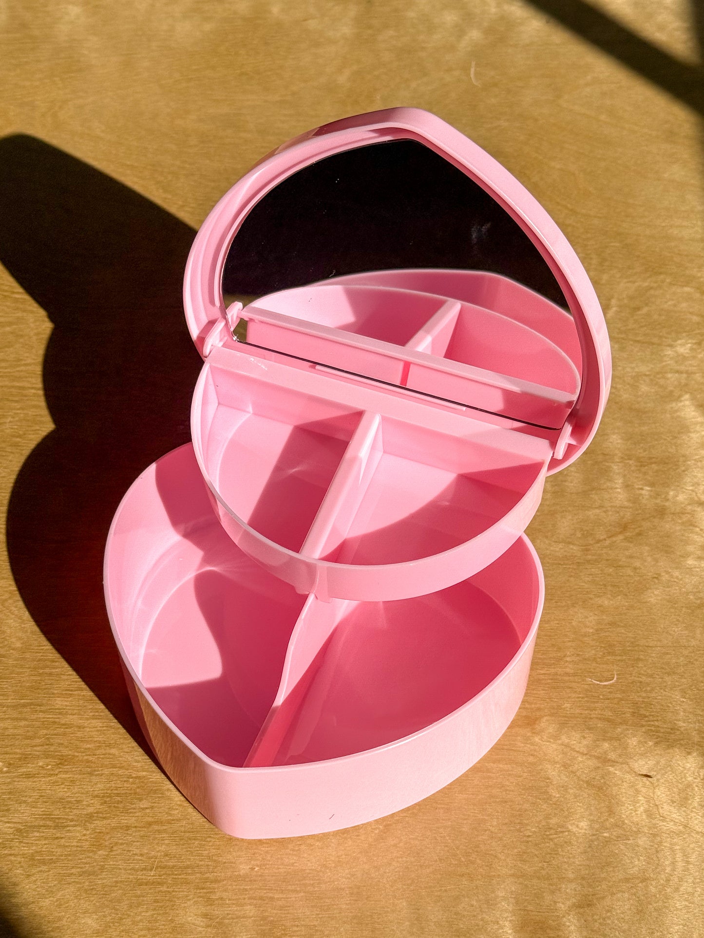 Gigil Studios • Pink Heart-Shaped Jewelry Case