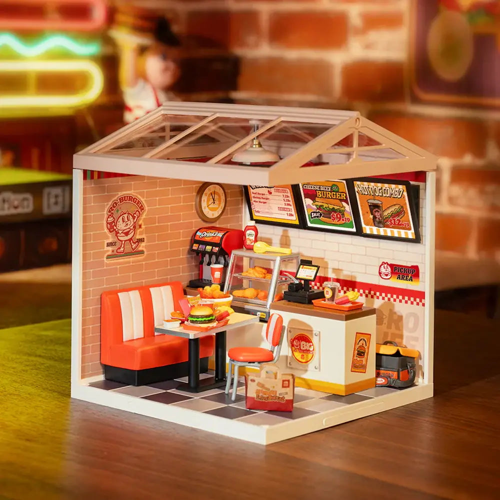 Rolife • DIY Kit Yum Yum Burgers Miniature House, Lights Up