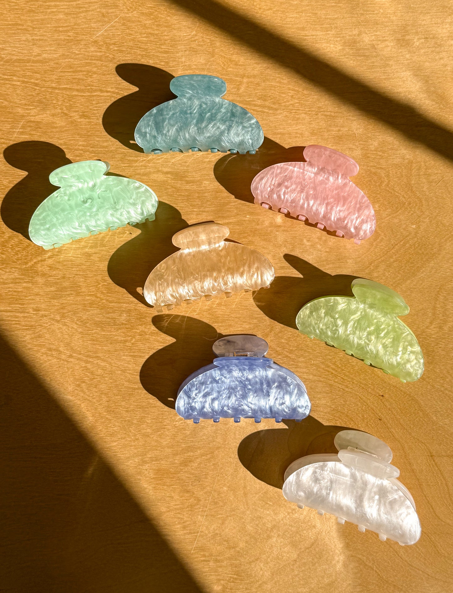 Gigil Studios • Acrylic Hair Claw