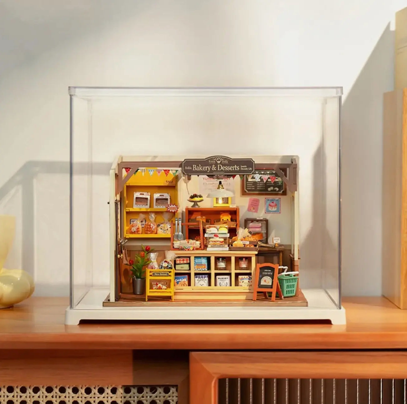 Hands Craft • Plastic Display Case For DIY Miniature Kit