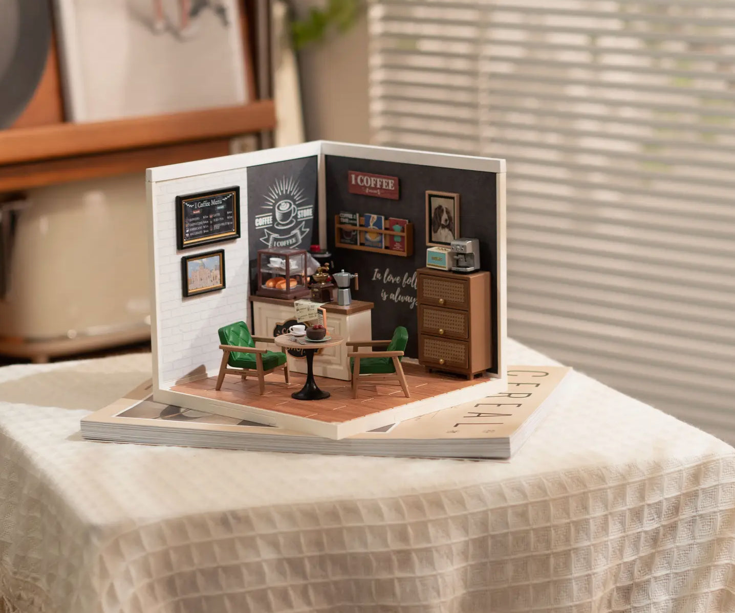Rolife • DIY Kit Breezy Time Cafe, Lights Up